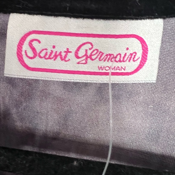 Chic Script Print Jacket - Picture 2 of 3